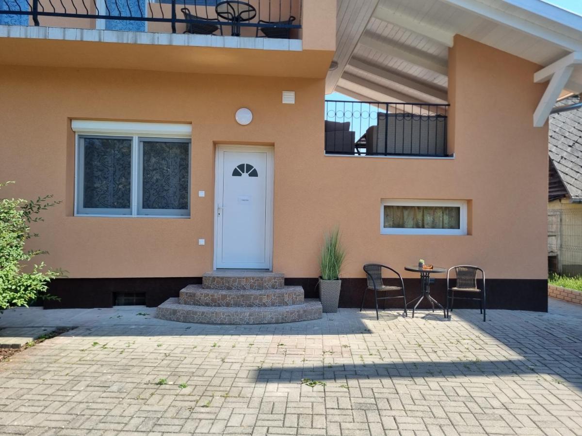 Lilian Apartmanhaz * Siófok